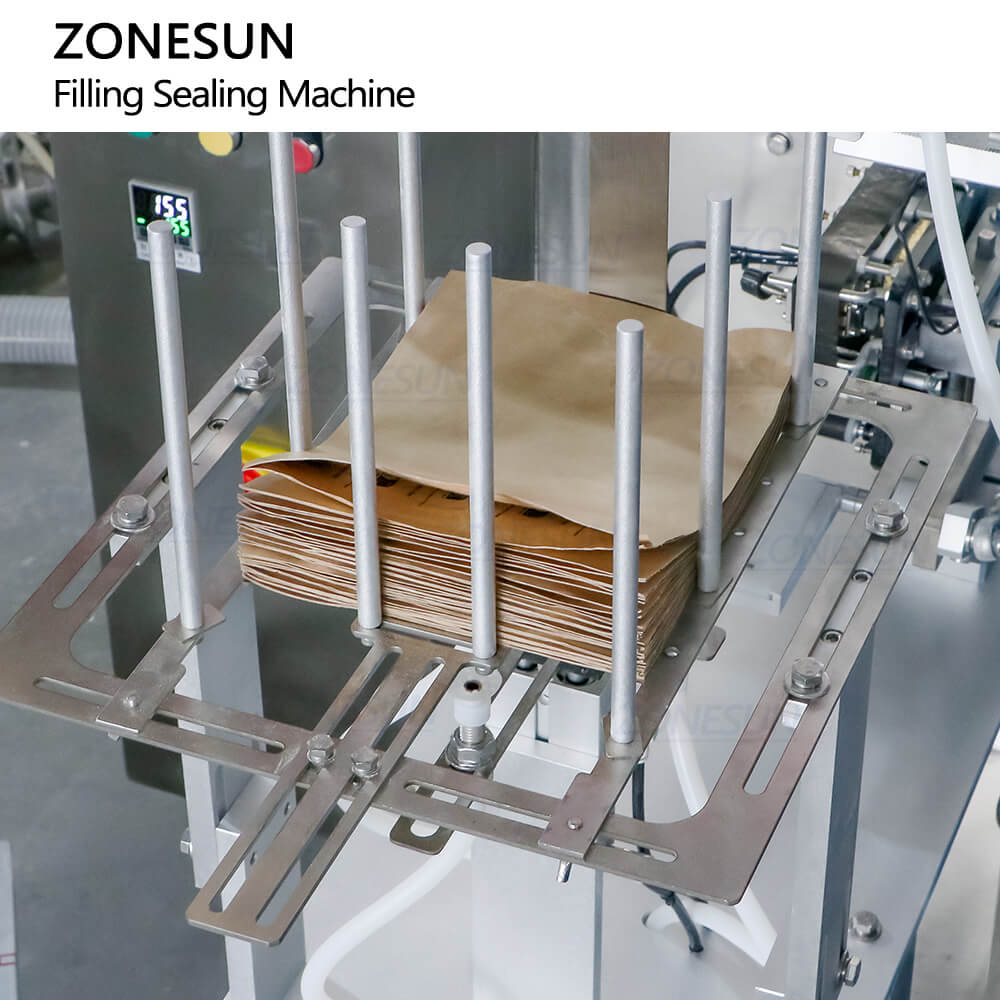 pouch feeding structure of powder filler