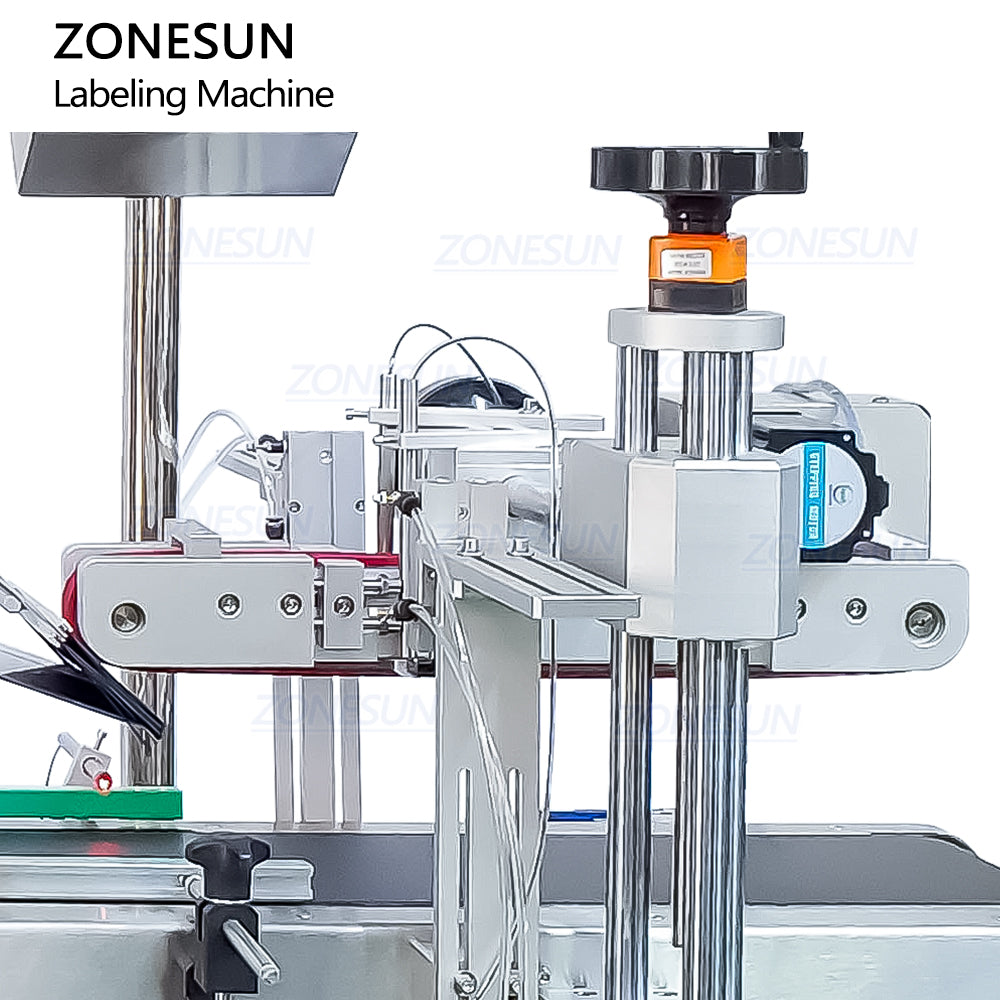 folding structure of corner labeler