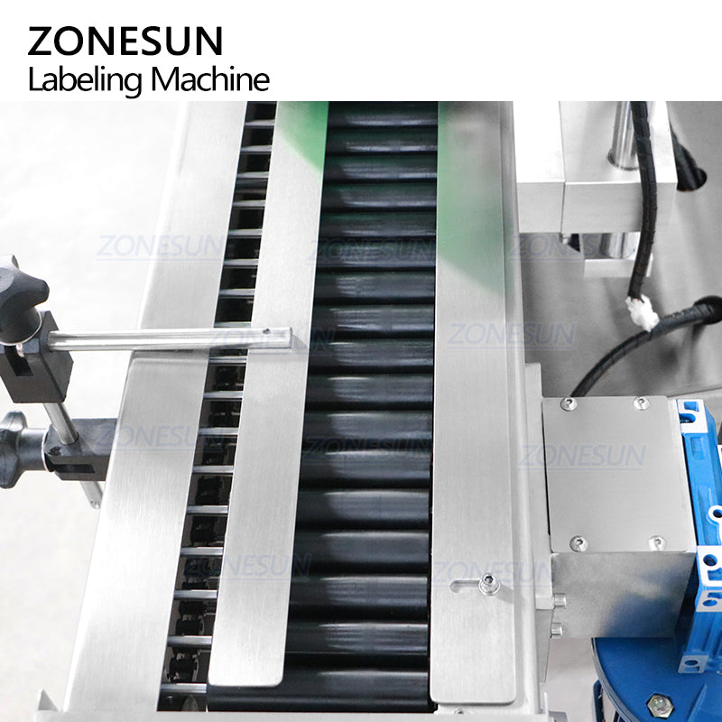 inclined conveyor of glass vial label applicator