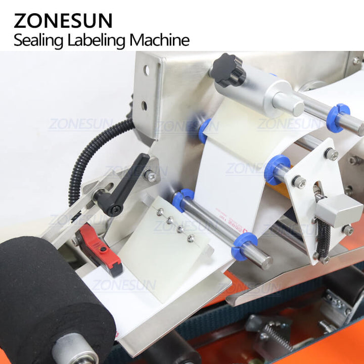 labeling structure of carton packing machine